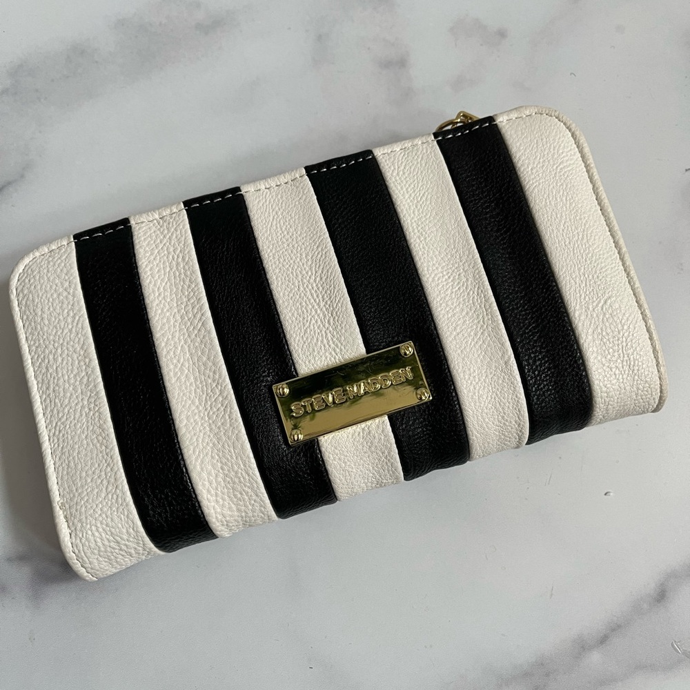Steve Madden Stripped Wallet